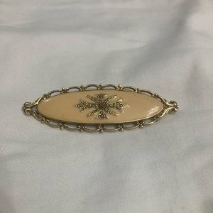 Clothes pin color gold